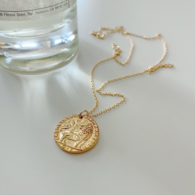 Celi French style niche classical relief I am the brave little lion 925 sterling silver golden pendant necklace