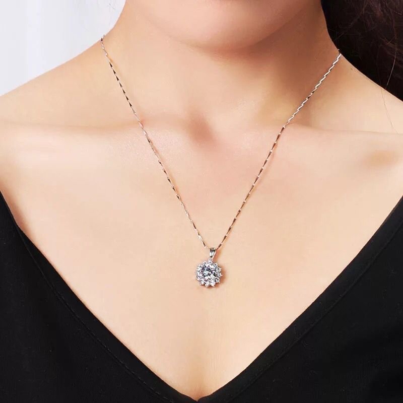 Sunflower full of diamonds and gypsophila pendant short snowflake clavicle necklace 925 jewelry